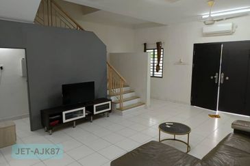 Saron @Bandar Bukit Raja