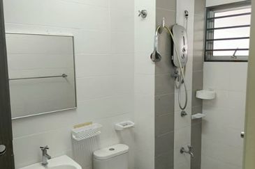 Saron @Bandar Bukit Raja