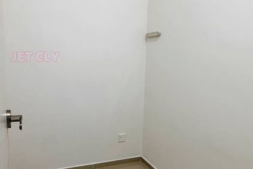 Gravit8 @ Klang South