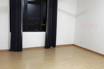 Gravit8 @ Klang South