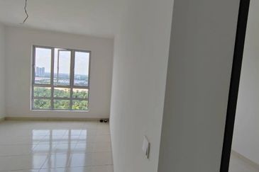 ADENIA APARTMENT @ BANDAR PARKLANDS, KLANG