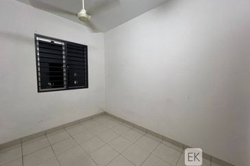 Azaria Apartment @ Bandar Paklands