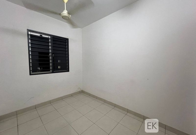 Azaria Apartment @ Bandar Paklands