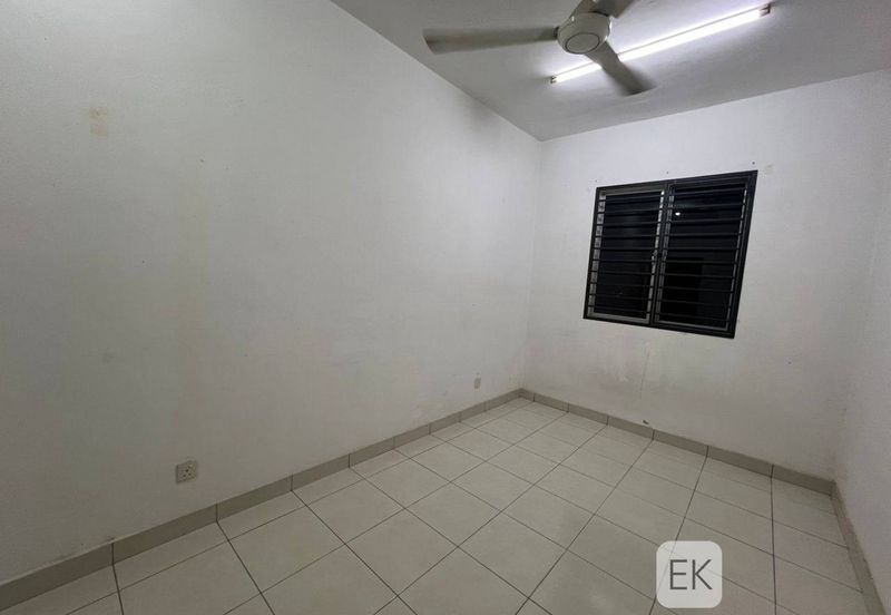 Azaria Apartment @ Bandar Paklands