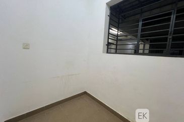 Azaria Apartment @ Bandar Paklands