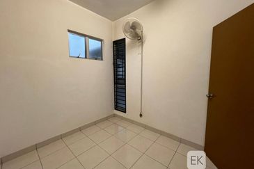 Azaria Apartment @ Bandar Paklands