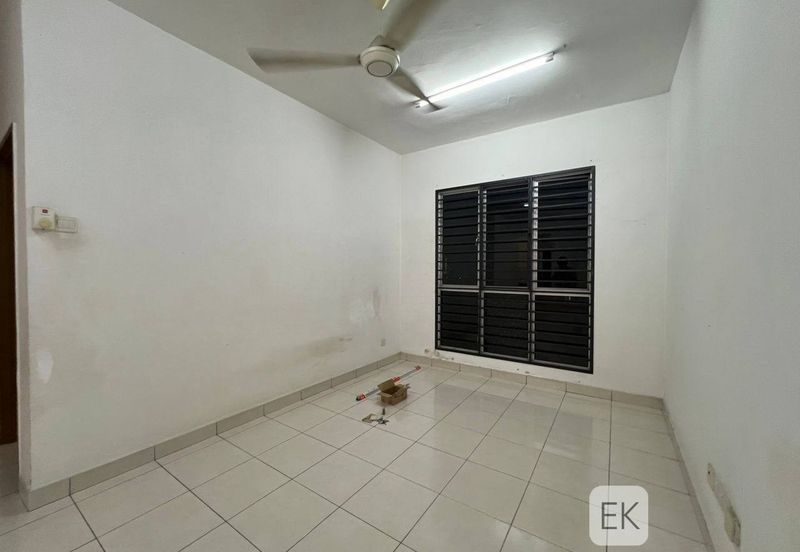 Azaria Apartment @ Bandar Paklands