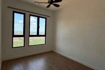 THE PULSE RESIDENCE & THE PULSE