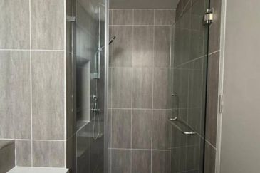 THE PULSE RESIDENCE & THE PULSE