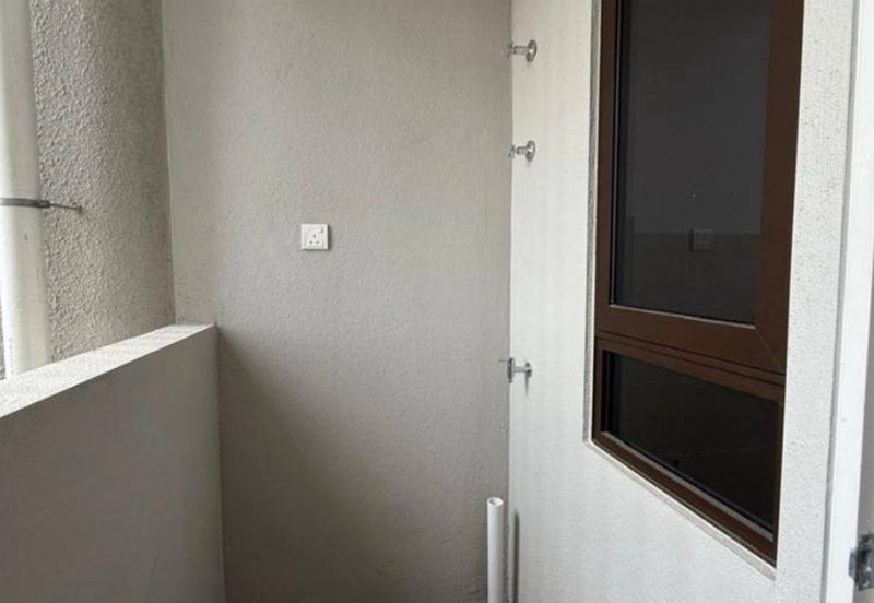 THE PULSE RESIDENCE & THE PULSE