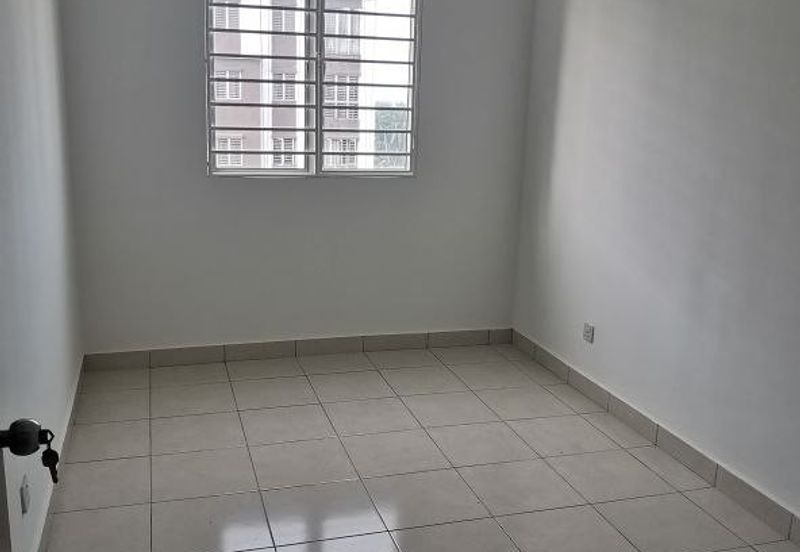 Azaria Apartment @ Bandar Paklands