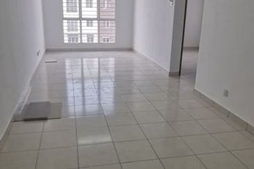 Azaria Apartment @ Bandar Paklands