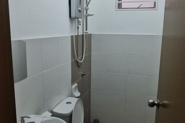 Azaria Apartment @ Bandar Paklands