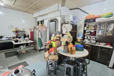 Taman Tepi Sungai ( Taman Teluk Pulai Indah )