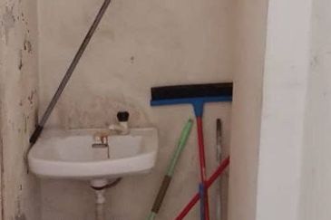 Vista Indah Putra Bayu Perdana Limited Ground Floor Shoplot 