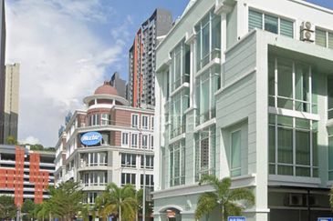 Gravit8 @ Klang South