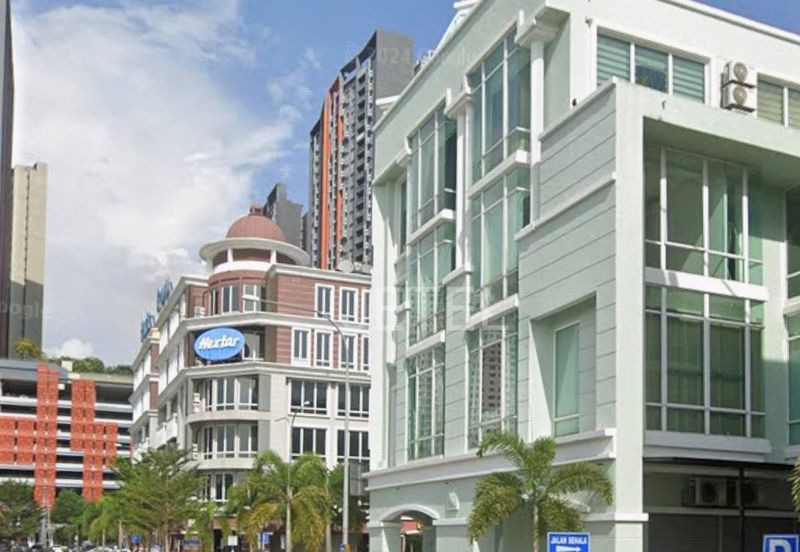 Gravit8 @ Klang South