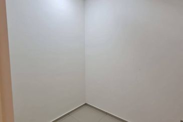 Gravit8 @ Klang South