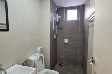 Gravit8 @ Klang South