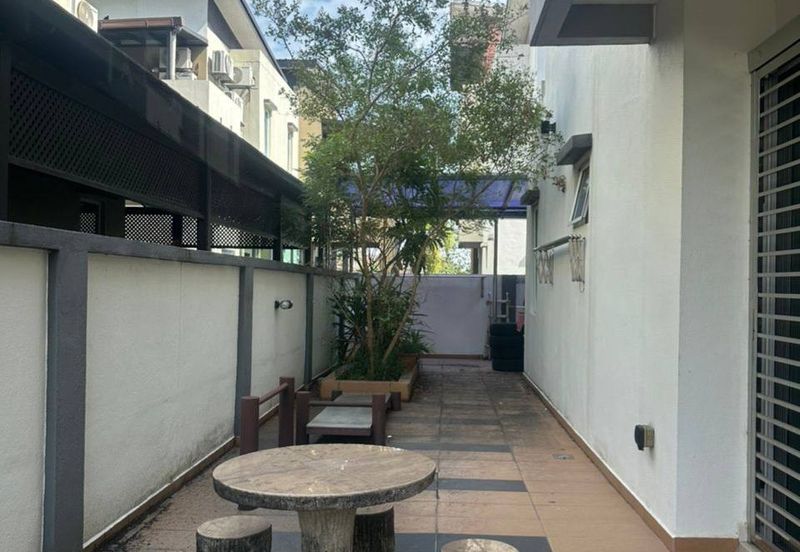 Taman Jenjarom Permai