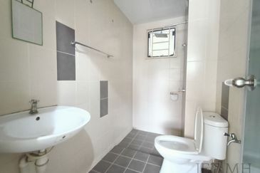 Seri Baiduri Apartments @ Setia Alam