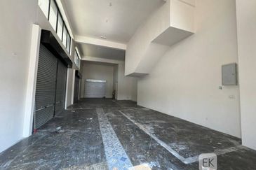 Triana @ Tropicana Amans