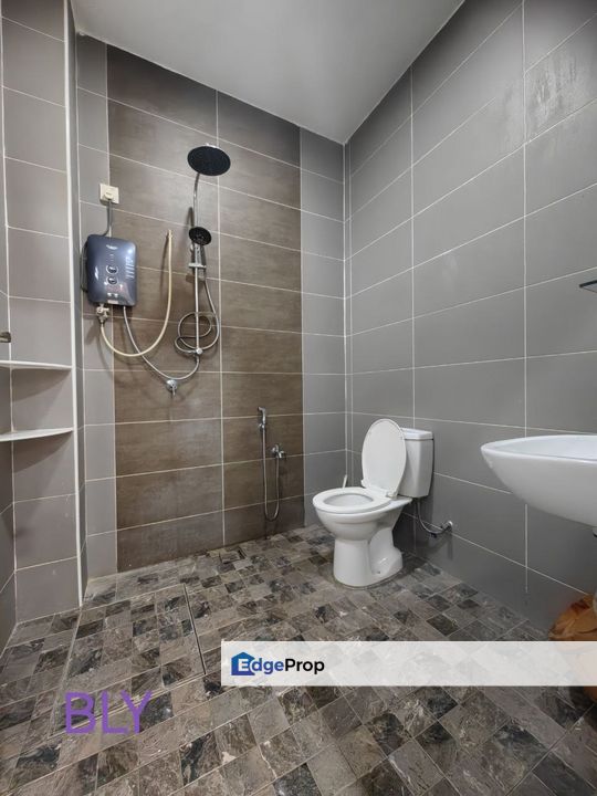 Kota Bayuemas Klang Move In Condition Double Storey Endlot , Selangor, Klang