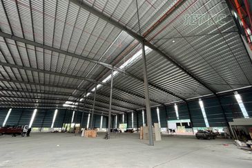 West Port, Pulau Indah