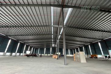 West Port, Pulau Indah