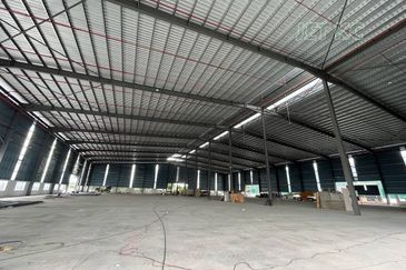 West Port, Pulau Indah