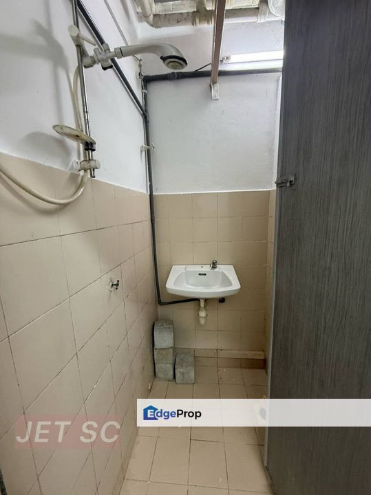 Pangsapuri Bukit Tinggi 2 Mid Floor Low Cost Flat , Selangor, Port Klang