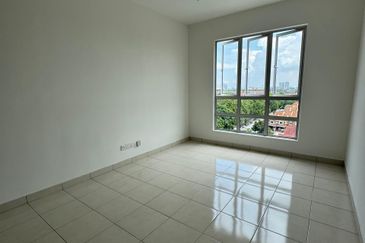 ADENIA APARTMENT @ BANDAR PARKLANDS, KLANG