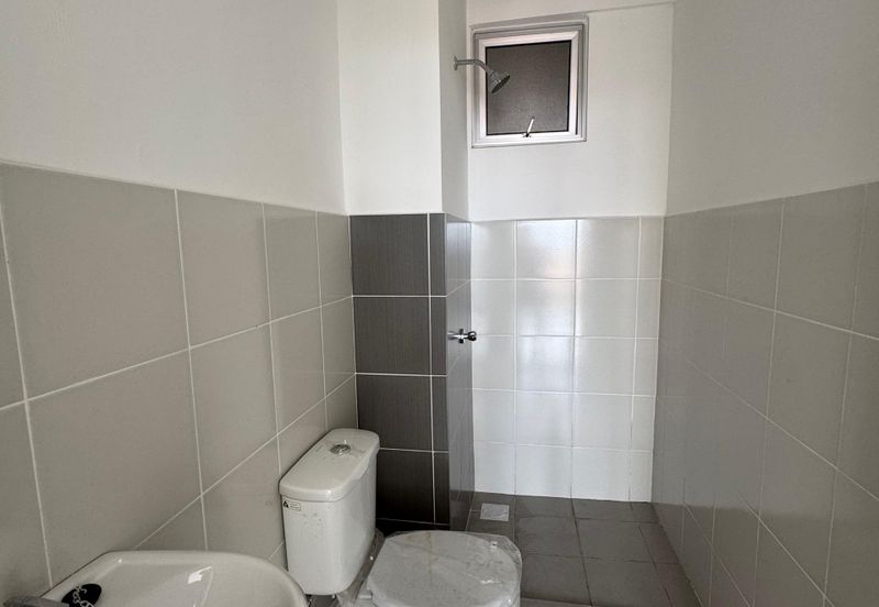 ADENIA APARTMENT @ BANDAR PARKLANDS, KLANG