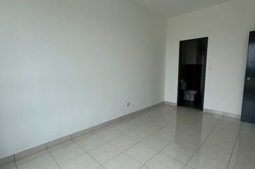 ADENIA APARTMENT @ BANDAR PARKLANDS, KLANG