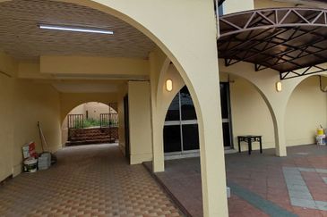 Jalan Batu Tiga Lama & Jalan Jingga