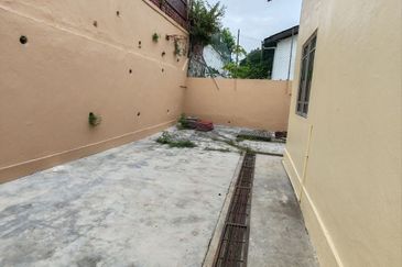 Jalan Batu Tiga Lama & Jalan Jingga