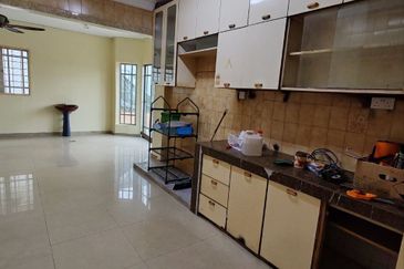 Jalan Batu Tiga Lama & Jalan Jingga