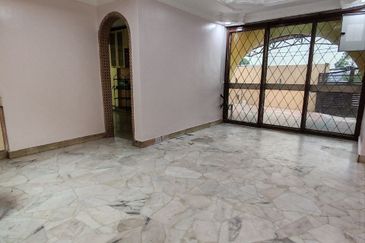 Jalan Batu Tiga Lama & Jalan Jingga