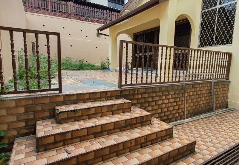 Jalan Batu Tiga Lama & Jalan Jingga