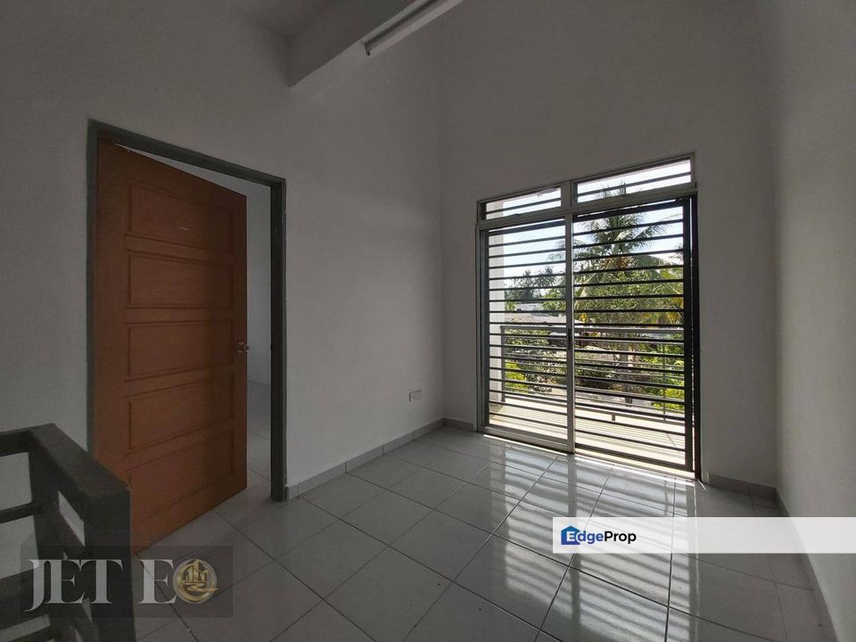 Banting Taman Langat Indah Basic Unit Double Storey House , Selangor, Banting