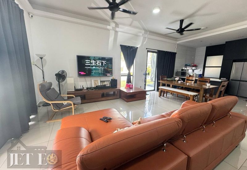 Lucent Residence @ twentyfive.7