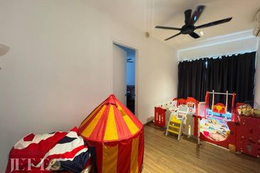 Lucent Residence @ twentyfive.7