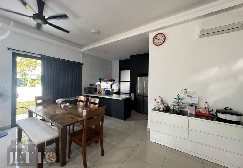 Lucent Residence @ twentyfive.7