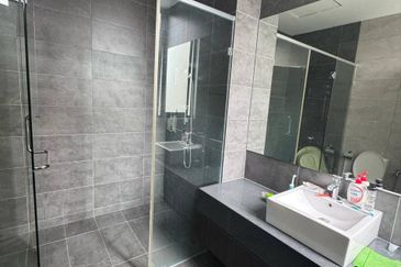 Lucent Residence @ twentyfive.7