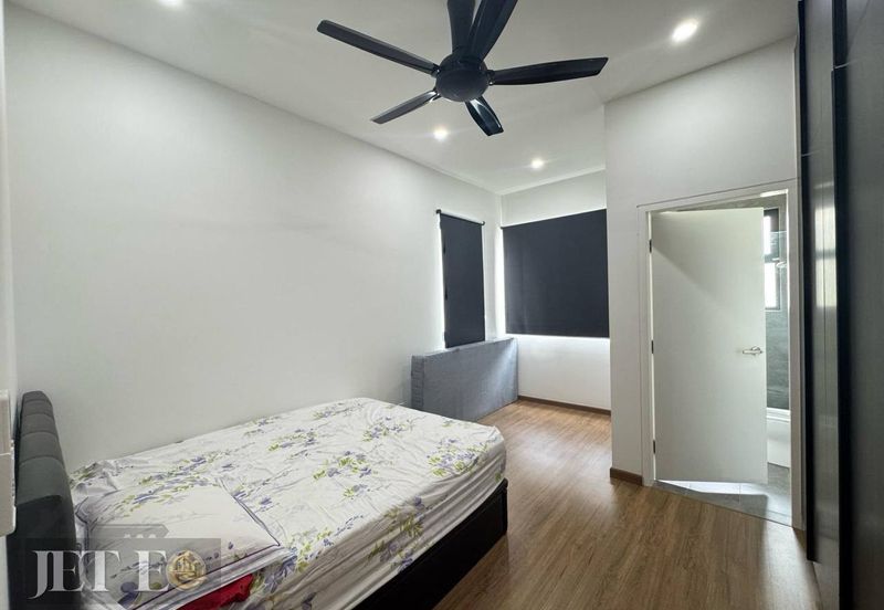 Lucent Residence @ twentyfive.7