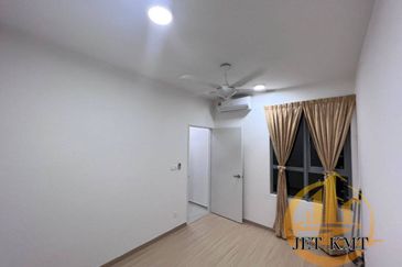 Gravit8 @ Klang South