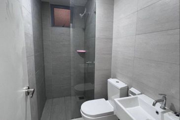 Gravit8 @ Klang South