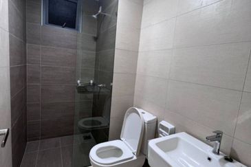 Gravit8 @ Klang South