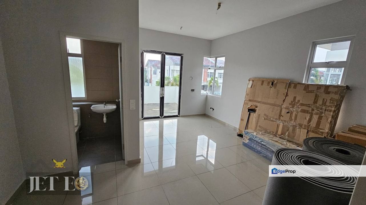 Bandar Rimbayu Livia Residence Renovated Double Storey Endlot , Selangor, Telok Panglima Garang