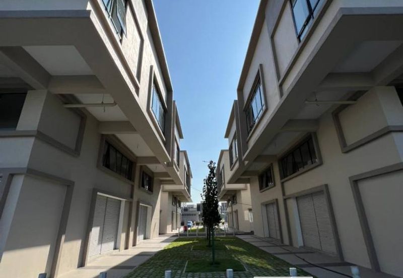 Triana @ Tropicana Amans